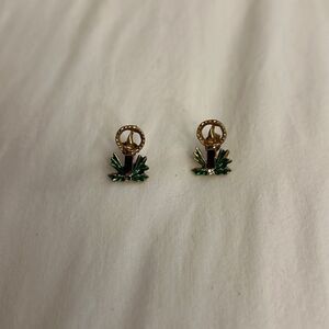 Christmas candle pierced earrings.
